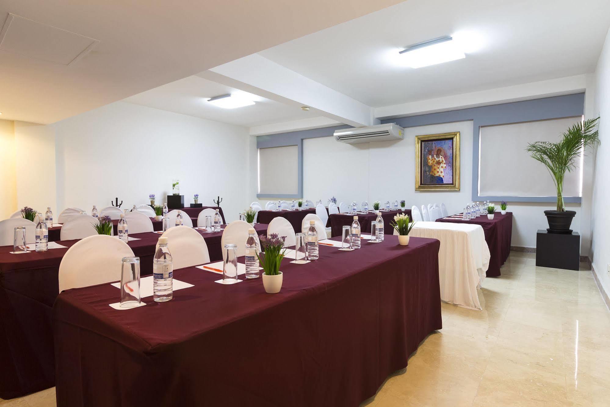 Imperio De Angeles Executive Leon Poliforum Dış mekan fotoğraf